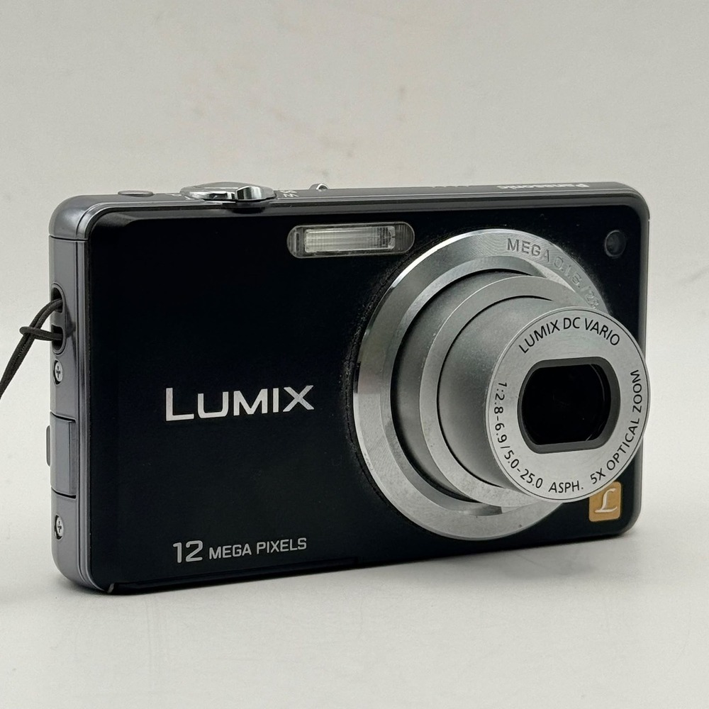 Panasonic Lumix Digital Camera Black 12MP 5x Optical Zoom with Charger Manual